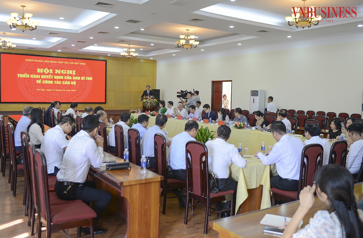 Toàn cảnh Hội nghị công bố quyết định của Ban Bí thư phân công nhiệm vụ mới cho bà Cao Xuân Thu Vân.