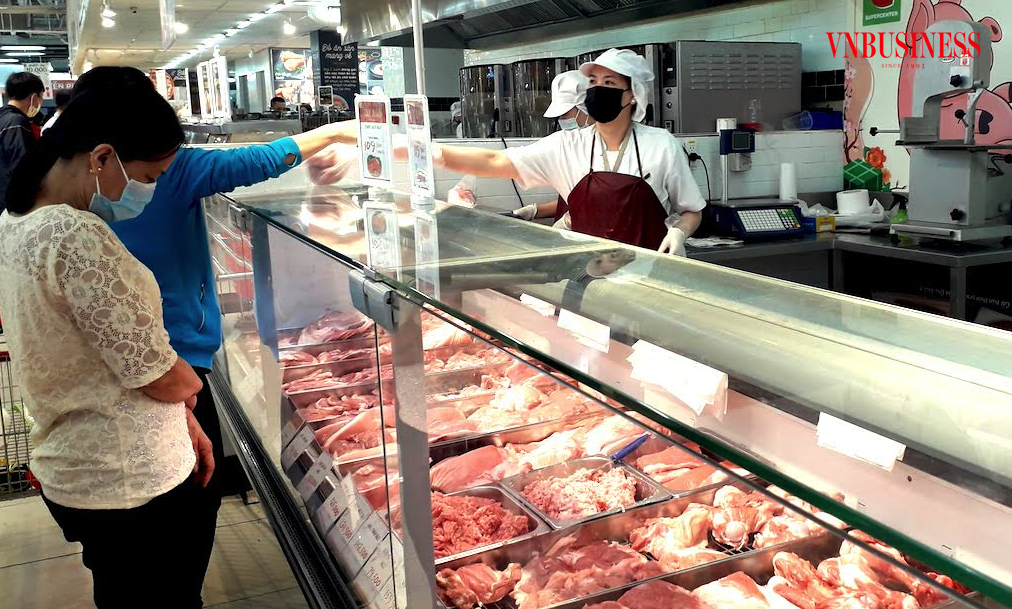 Đang có nhiều áp lực lên giá bán lợn hơi trong tháng 10/2023 khiến cho các nông hộ chăn nuôi còn e dè tái đàn.