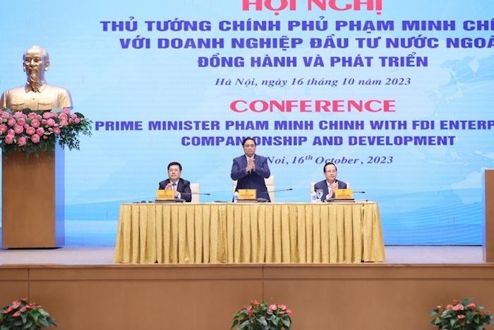Hội nghị gặp mặt cộng đồng doanh nghiệp đầu tư nước ngoài, với chủ đề “Đồng hành và phát triển” &lpar;Ảnh: VGP&rpar;.