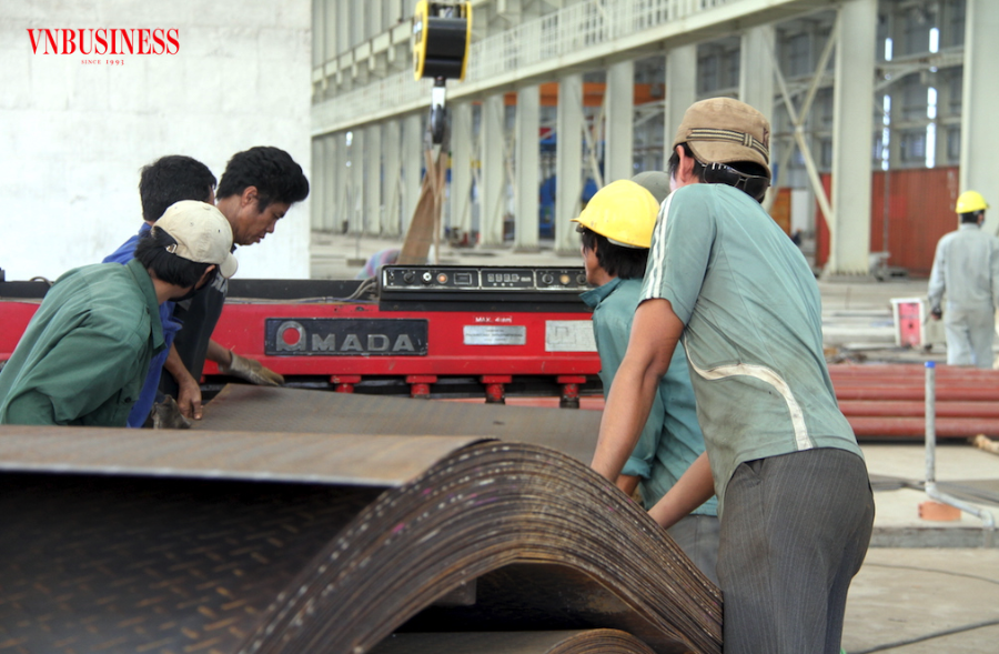 Các DN ngành thép vẫn đang vẫy vùng để mong thoát khỏi “vũng lầy” sụt giảm doanh thu và lợi nhuận.
