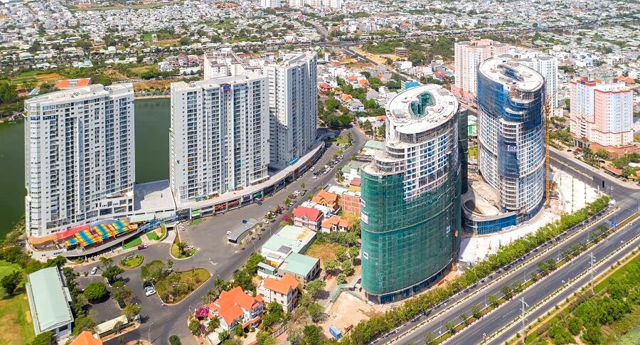 Danh sách cổ phiếu biến động tiêu cực phần lớn đến từ nhóm bất động sản trong phiên 18/10.