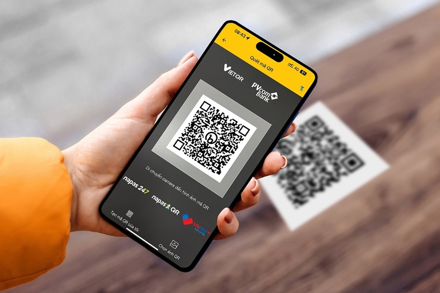 Nhiều người chọn thanh toán qua tài khoản để quản lý chi tiêu hiệu quả hơn.