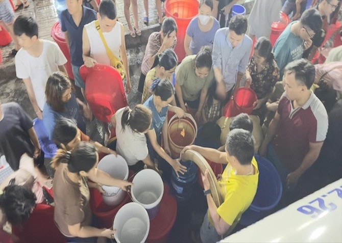 Giữa tháng 10/2023, tại Khu đô thị Thanh Hà chất lượng nước không đảm bảo dẫn đến việc dừng hoạt động trạm cấp nước cục bộ.