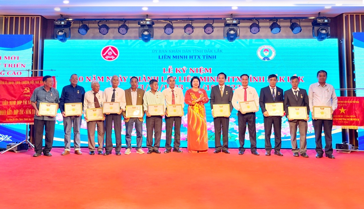 Liên minh HTX tỉnh Đắk Lắk vừa tổ chức lễ kỷ niệm 30 năm ngày thành lập.