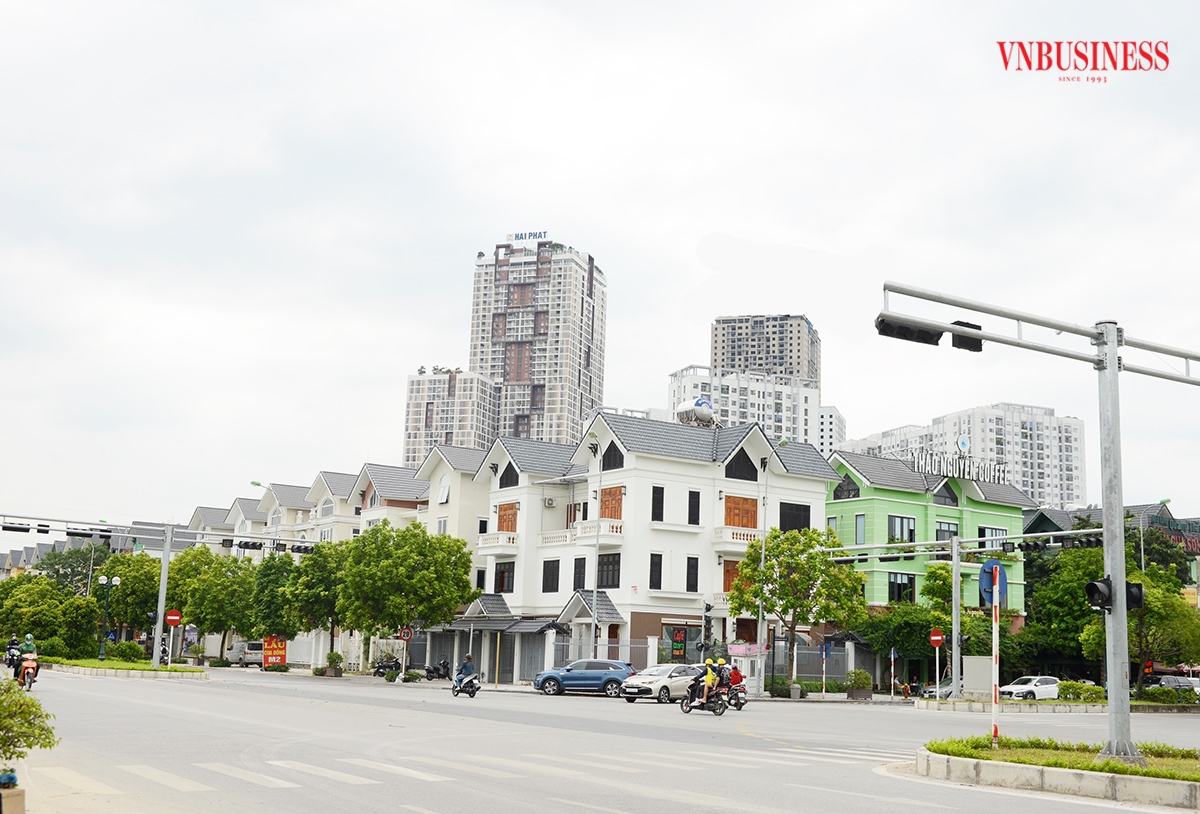 Tín dụng chảy mạnh song khả năng tiếp cận vốn của người mua nhà vẫn rất khó khăn vì lãi suất cao &lpar;Ảnh: Phạm Hòa&rpar;.