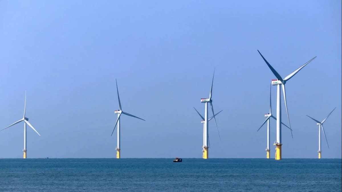 Singapore dự kiến sẽ nhập khẩu 1,2 GW điện sạch từ Việt Nam thông qua tuyến cáp ngầm mới trên biển.