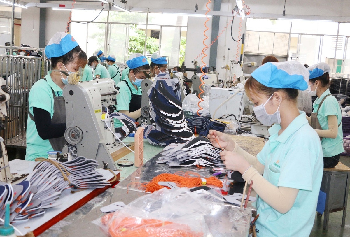 Nhiều doanh nghiệp sản xuất tăng cường tuyển dụng lao động dịp cuối năm 2023.