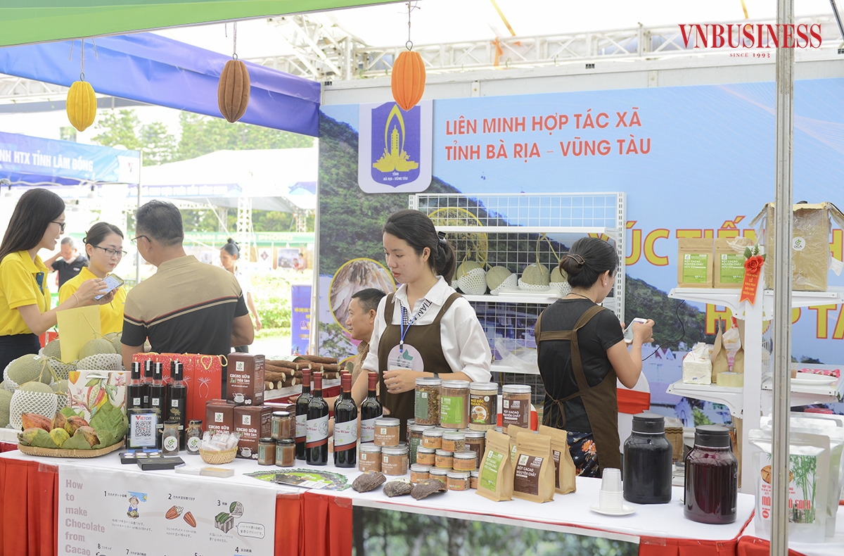 Đây là hoạt động nằm trong Chương trình cấp Quốc gia về xúc tiến thương mại năm 2023 do Liên minh Hợp tác xã Việt Nam &lpar;VCA&rpar; phối hợp với Cục Xúc tiến Thương mại, Bộ Công Thương tổ chức, nhằm hỗ trợ các HTX cũng như các doanh nghiệp quảng bá, giới thiệu sản phẩm hàng hoá của mình đến với người tiêu dùng.