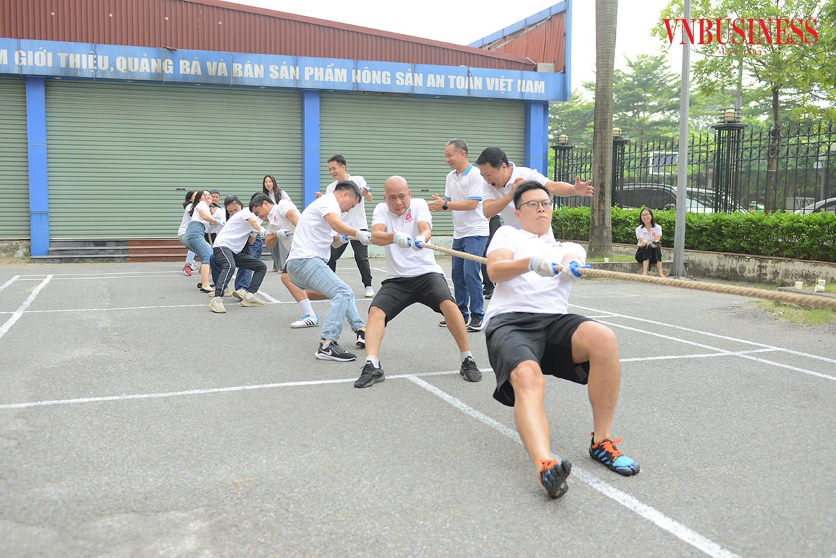 Với các nội dung thi đấu như: Kéo co, cầu lông, Tennis đã thu hút hơn 120 vận động viên đến từ 19 các ban tham mưu, đơn vị của Liên minh Hợp tác xã Việt Nam tham dự.