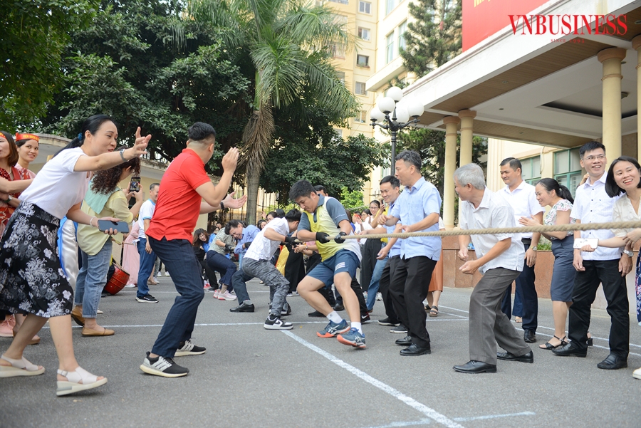 Các đơn vị tích cực tham gia hưởng ứng thi đấu ở các môn thi, huy động đông đảo cán bộ, công chức viên chức, người lao động đến để cổ vũ cho các vận động viên thi đấu.