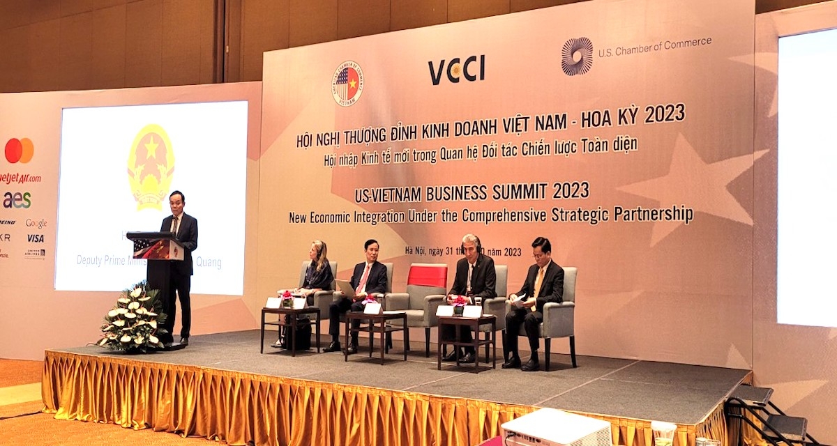 Phó Thủ tướng Trần Lưu Quang đã nêu bật 5 vấn đề trọng tâm và ưu tiên trong quan hệ hợp tác song phương về kinh tế, thương mại và đầu tư Việt Nam - Hoa Kỳ.