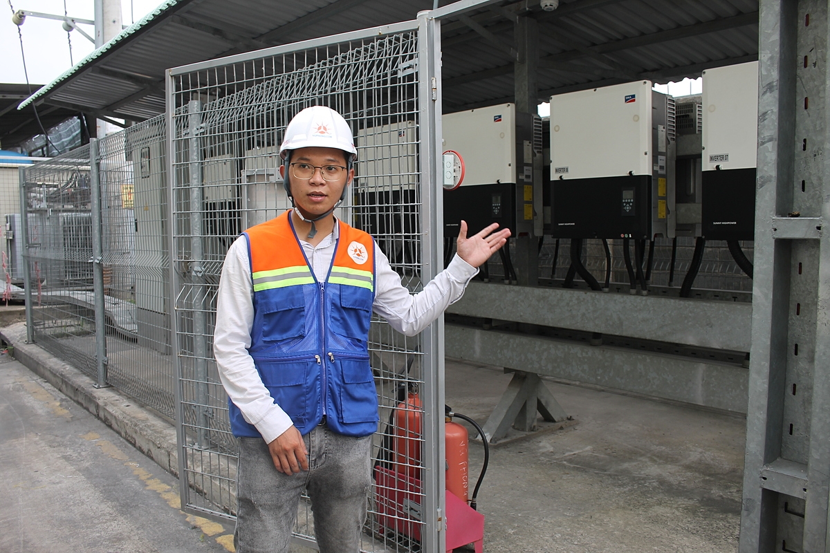 Để có được hệ thống điện mặt trời mái nhà, doanh nghiệp chỉ cần tận dụng mái nhà máy đang có, phần còn lại do Vũ Phong Energy Group chịu trách nhiệm đầu tư và vận hành hệ thống