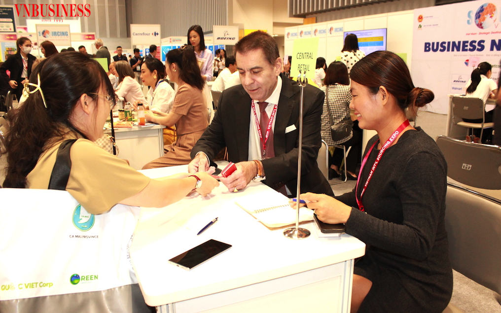 Việc thường xuyên kết nối giao thương, tiếp cận các nhà thu mua quốc tế sẽ giúp hàng Việt có cơ hội thâm nhập vào những thị trường tiềm năng.