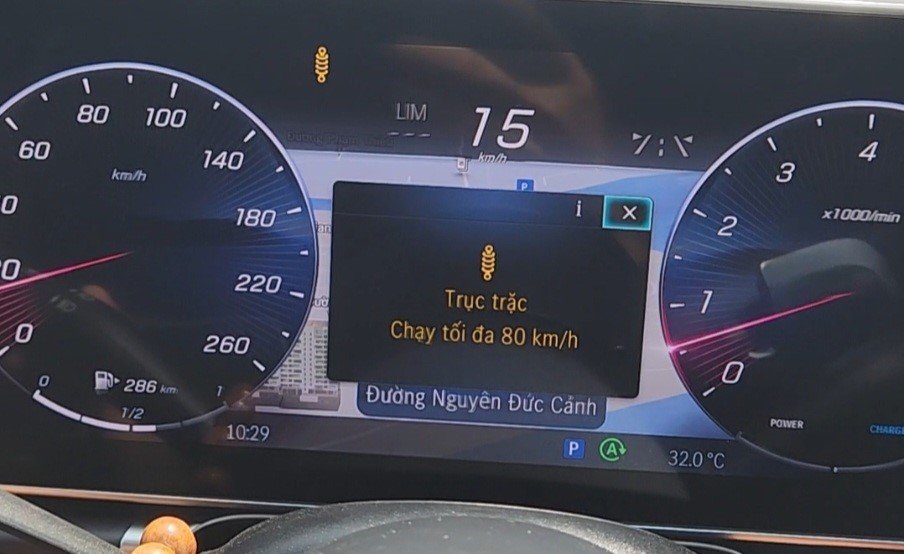 Lỗi phụt nhún, giảm sóc Airmatic của chiếc xe Mercedes-Benz S450 theo phản ánh của anh V.T.