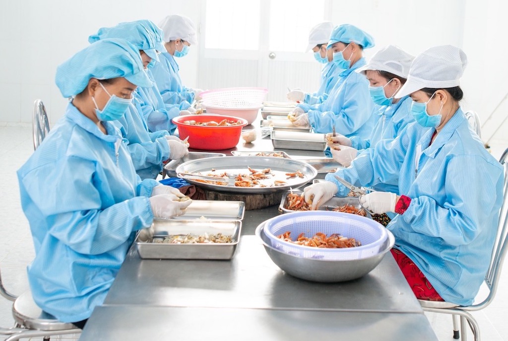 Nhờ HTX Tài Thịnh Phát Farm nâng cao giá trị cho thủy sản bản địa đã giúp nhiều lao động địa phương thoát nghèo.