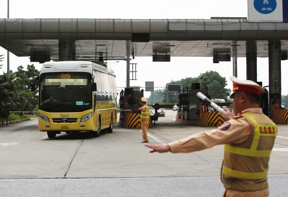 Bộ GTVT yêu cầu các địa phương trên toàn quốc thực hiện kiểm tra hoạt động kinh doanh, sử dụng xe hợp đồng, xe du lịch.