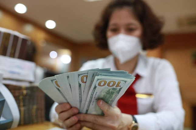 FED giữ nguyên lãi suất, Việt Nam có thêm dư địa nới chính sách tiền tệ.