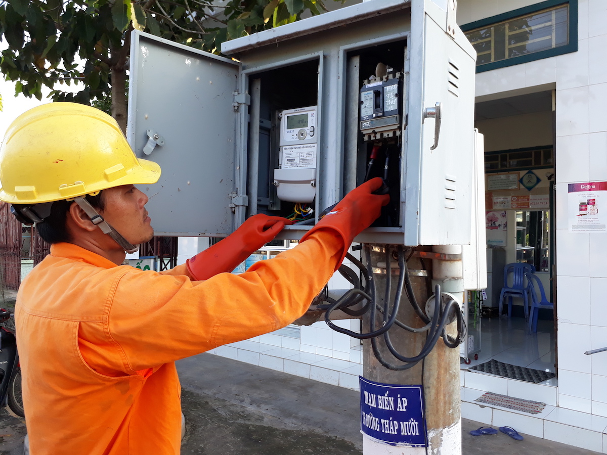 Vẫn tồn tại việc bù chéo giữa các nhóm khách hàng sử dụng điện ở các mức độ khác nhau.