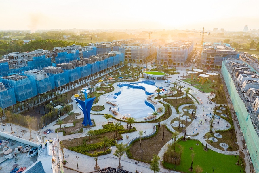 Công viên trung tâm rộng 1,3ha cùng đa dạng những tiện ích độc đáo mang lại trải nghiệm xứng tầm cho cư dân Vinhomes Golden Avenue.