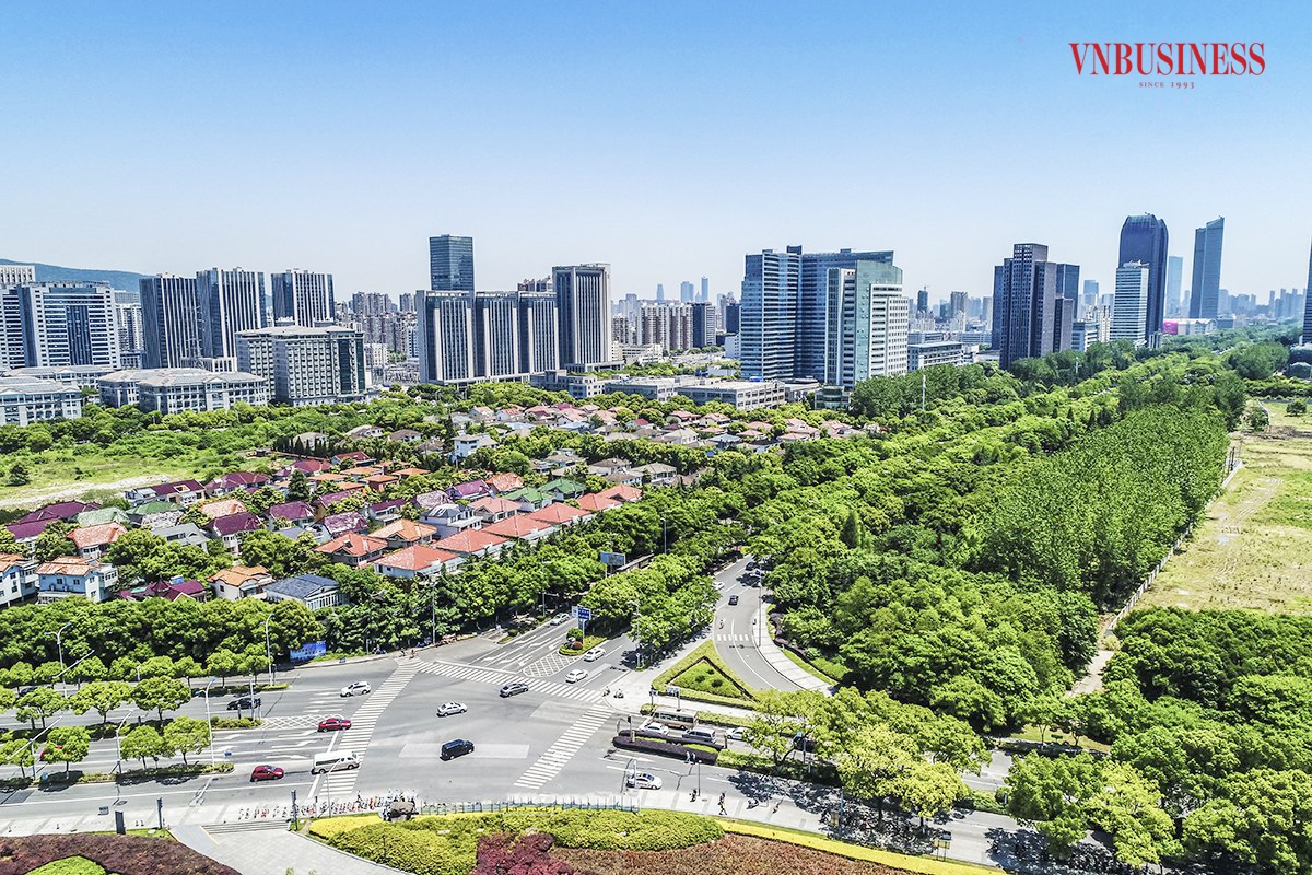 Nếu không thể đi đường dài, nhà đầu tư nên cân nhắc cắt lỗ thay vì vay tiền &lpar;Ảnh minh họa: Phạm Hòa&rpar;.