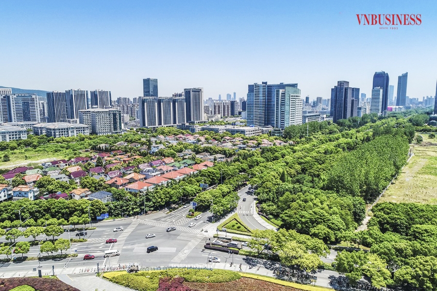 Nếu không thể đi đường dài, nhà đầu tư nên cân nhắc cắt lỗ thay vì vay tiền &lpar;Ảnh minh họa: Phạm Hòa&rpar;.