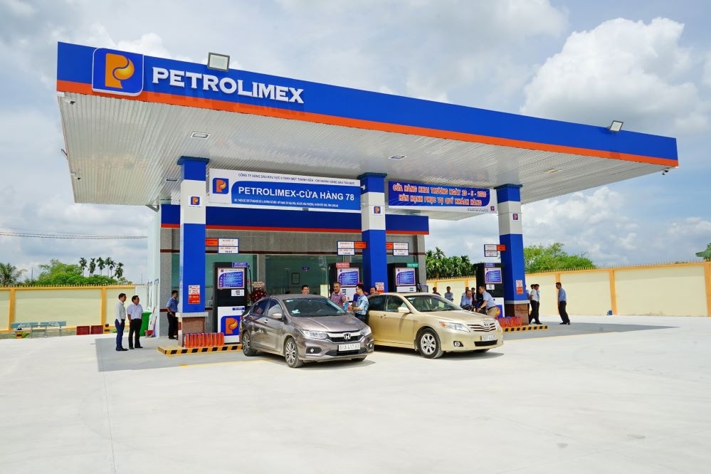 Petrolimex &lpar;mã chứng khoán: PLX&rpar; đạt lợi nhuận 2.288 tỷ đồng trong 9 tháng, gần hoàn thành kế hoạch năm.