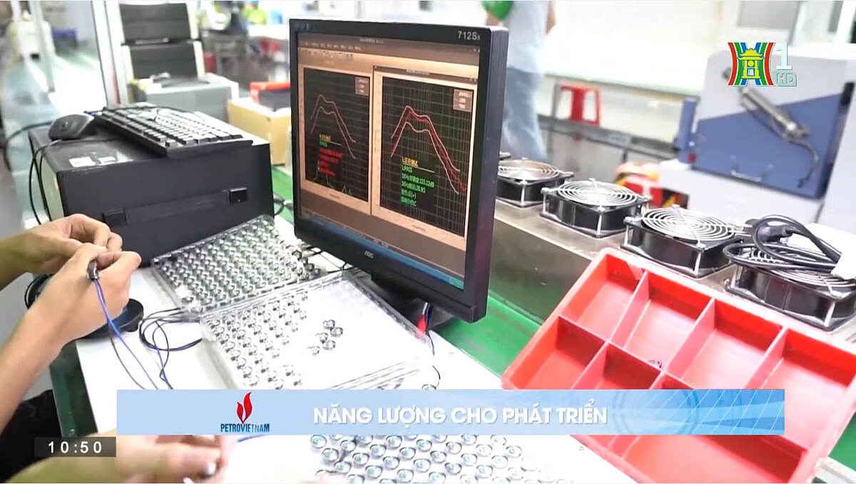 Số liệu báo cáo của Tổng cục Thống kê vừa công bố cho thấy, Chỉ số sản xuất toàn ngành công nghiệp &lpar;IIP&rpar; tháng 10/2023 ước tăng 5,5% so với tháng trước.