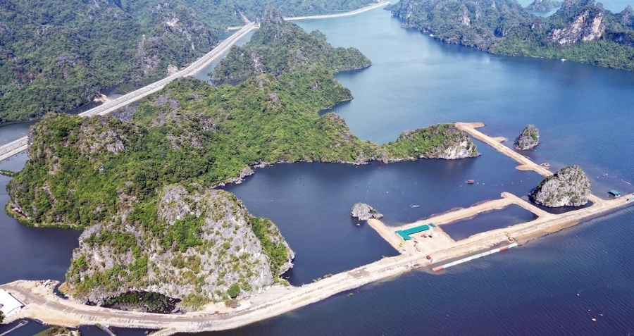 Thanh tra Sở Tài nguyên và Môi trường tỉnh Quảng Ninh cũng đã ban hành quyết định xử phạt 125 triệu đồng đối với Công ty TNHH Đỗ Gia Capital – chủ đầu tư Dự án Khu đô thị tại khu 10B, phường Quang Hanh, TP Cẩm Phả.