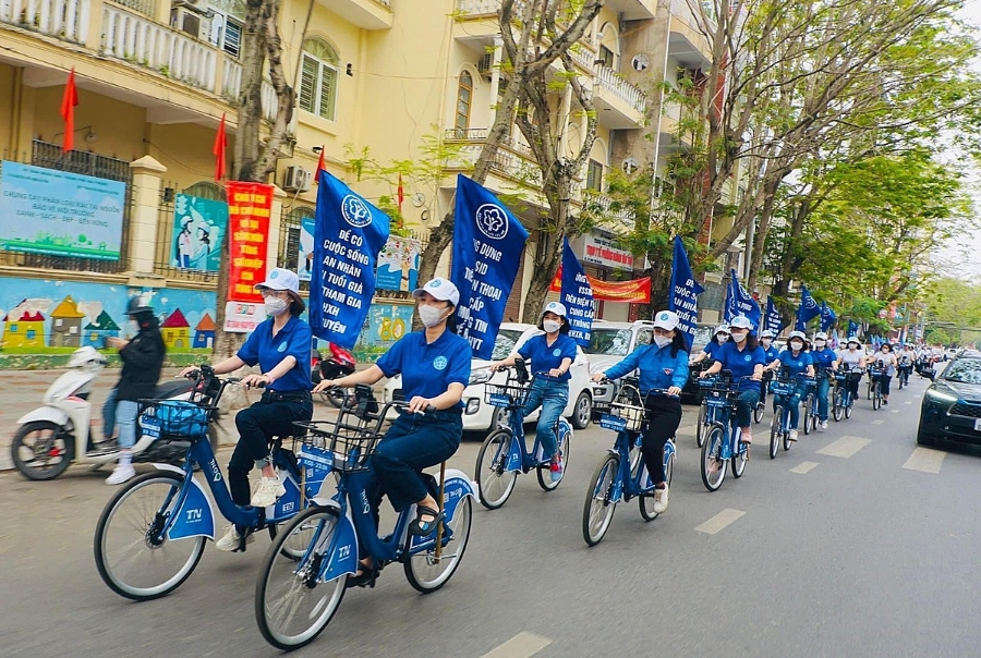 BHXH Hải Phòng thường xuyên vận động toàn dân tham gia BHXH tự nguyện và BHYT.