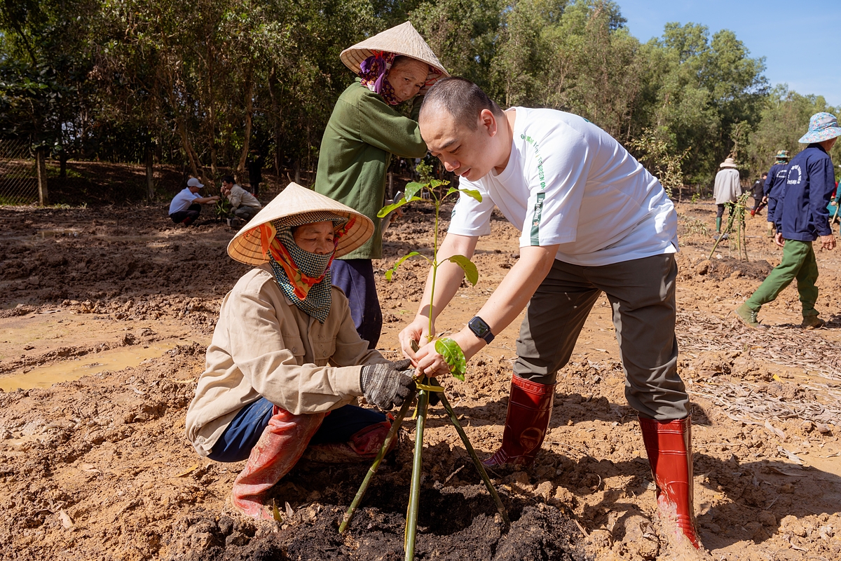 HEINEKEN Việt Nam cùng với các đối tác WWF-Việt Nam, Bộ Nông nghiệp và Phát triển nông thôn tiếp tục triển khai dự án bảo tồn nguồn nước tại các lưu vực sông Tiền, sông Đồng Nai và sông Hồng.