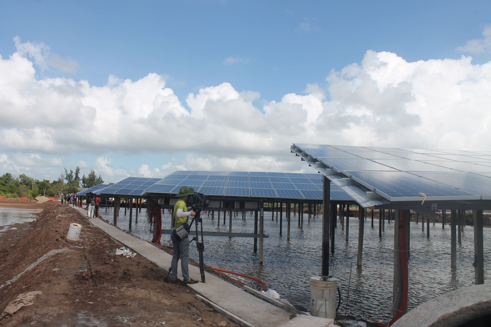 Chu Khôi - Lê Mạnh