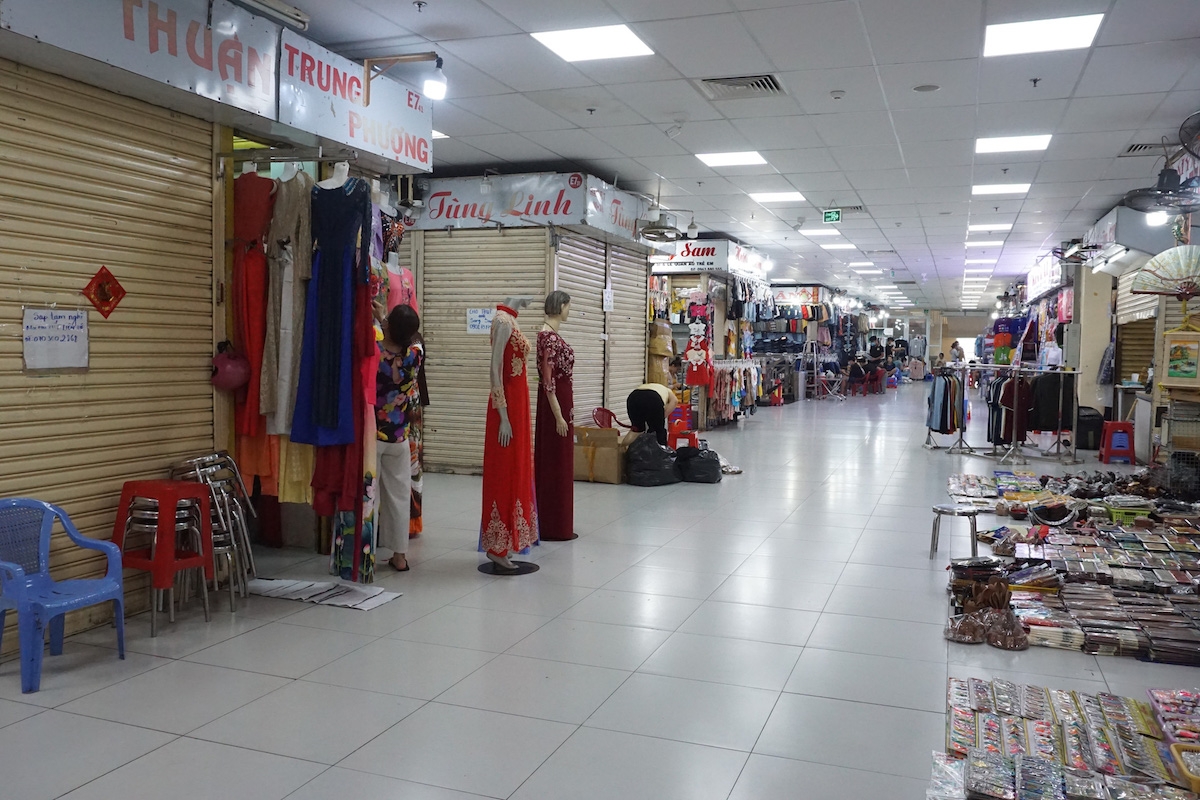 Trái ngược với thời kỳ hoàng kim, nhiều chợ đầu mối bán sỉ giờ rơi vào tình cảnh ế ẩm.