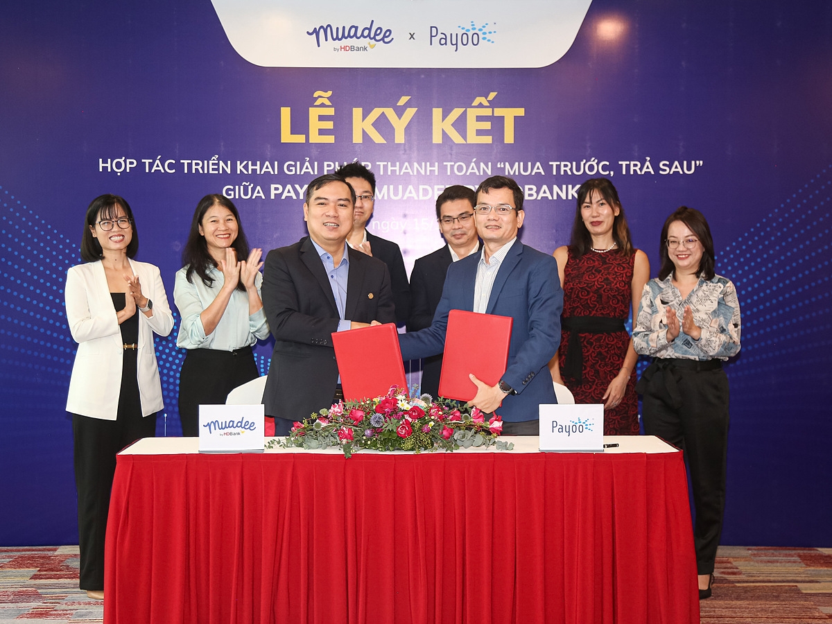 Muadee by HDBank và Payoo ký kết hợp tác triển khai giải pháp thanh toán “Mua trước, trả sau”.