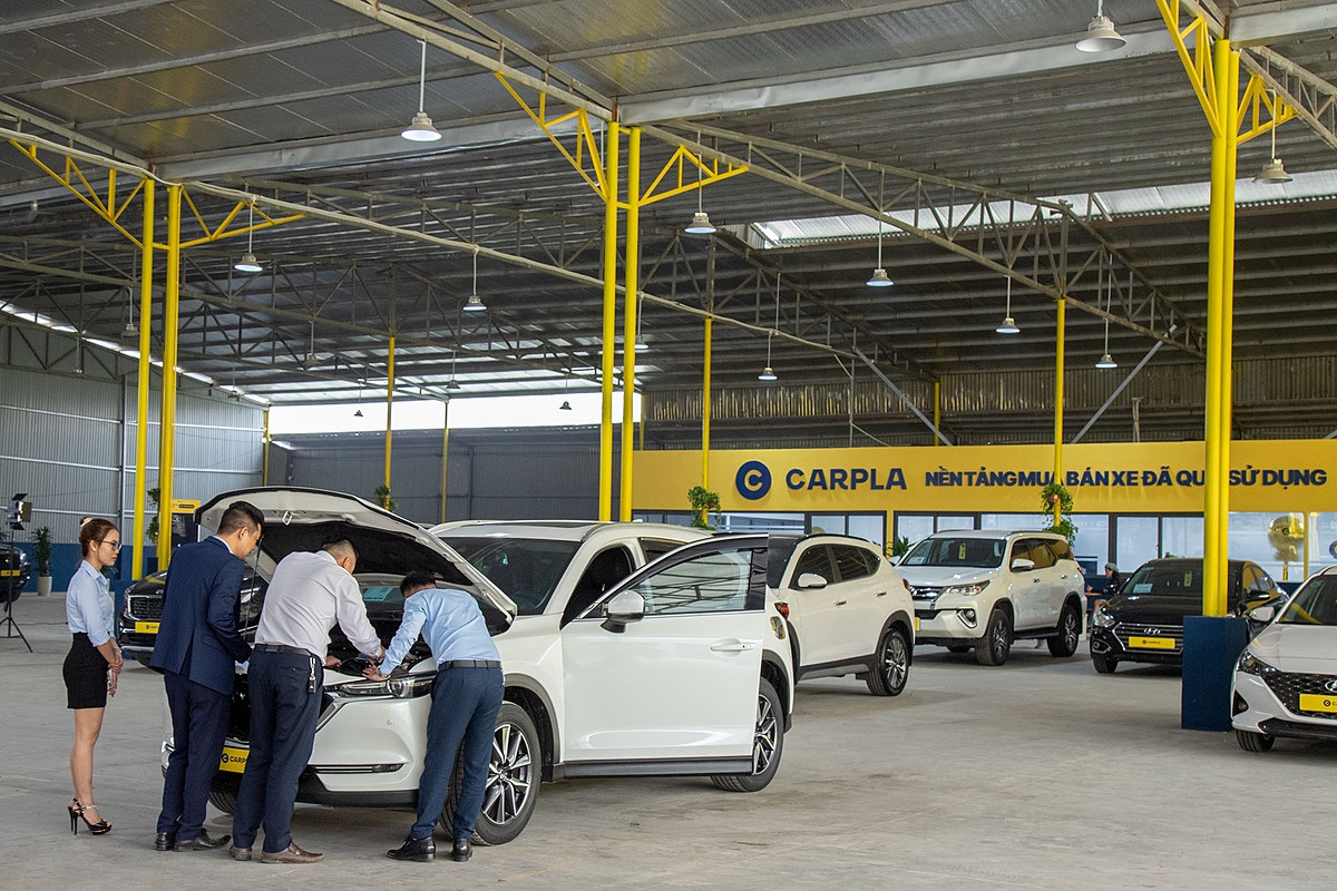 Cận cảnh khu vực chức năng của automall với trang thiết bị hiện đại tương đương showroom chính hãng.