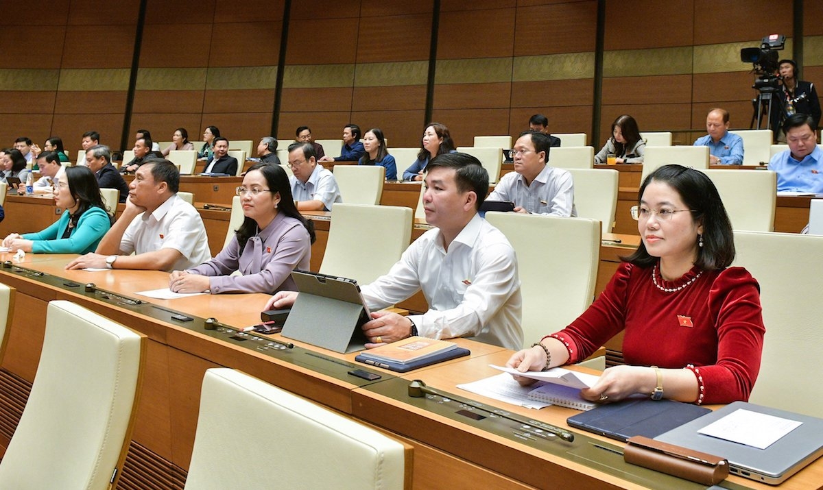 Quốc hội thảo luận về Luật BHXH sửa đổi.