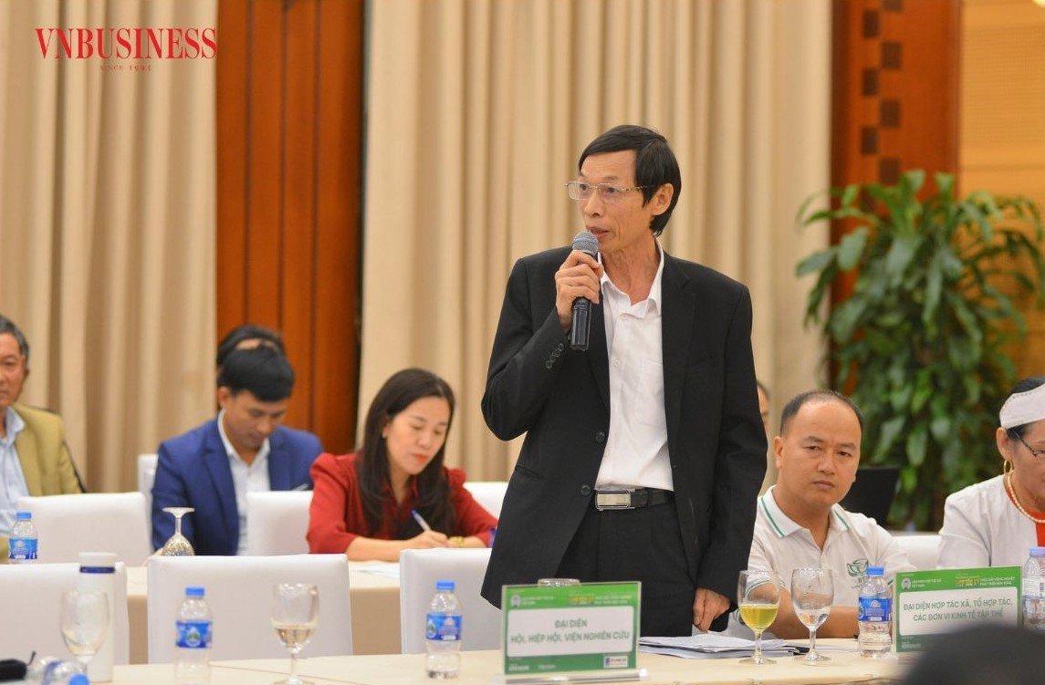 Ông Hoàng Văn Thám - Chủ tịch HĐQT, Tổng GIám đốc HTX rau quả sạch Chúc Sơn phát biểu tại diễn đàn.