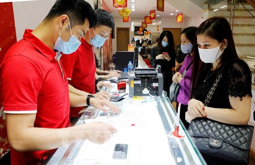 Nếu mua vàng từ thời điểm đầu năm đến nay, người mua vàng đã lãi khoảng 6 triệu đồng/lượng. &lpar;Ảnh: Int&rpar;