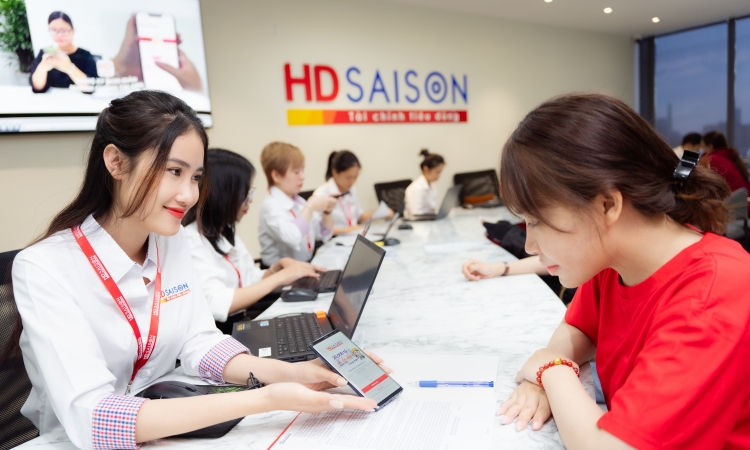 Lãi suất vay tiêu dùng từ công ty tài chính quá cao nên tín dụng đen mới còn đất sống?