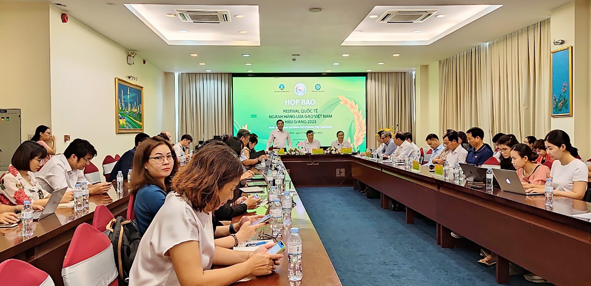 Quang cảnh buổi họp báo giới thiệu về Festival quốc tế ngành hàng lúa gạo Việt Nam - Hậu Giang 2023.