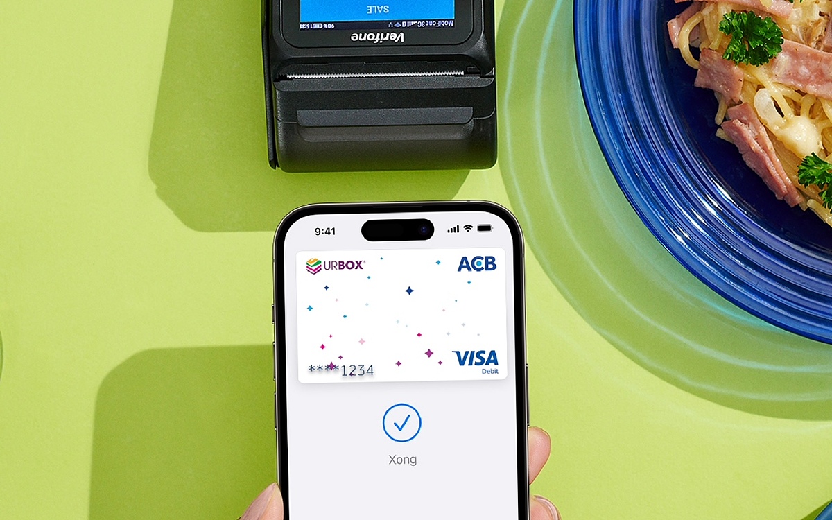 ACB cho thấy có sự phát triển đồng đều ở cả hai mảng Thẻ dành cho Khách hàng Doanh Nghiệp và Thẻ dành cho Khách hàng Cá nhân với danh mục thẻ đa dạng, phù hợp nhu cầu khách hàng.