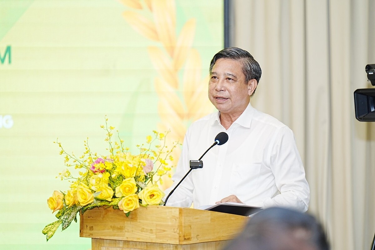 Ông Đồng Văn Thanh, Phó Bí thư Tỉnh ủy – Chủ tịch UBND tỉnh Hậu Giang phát biểu tại họp báo.