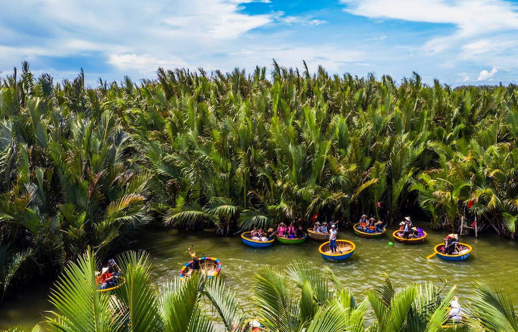 Với thế mạnh từ cây dừa và vùng cây ăn trái trong chuỗi liên kết cùng các HTX, huyện Châu Thành đang đẩy mạnh phát triển du lịch sinh thái góp phần vào xây dựng nông thôn mới.