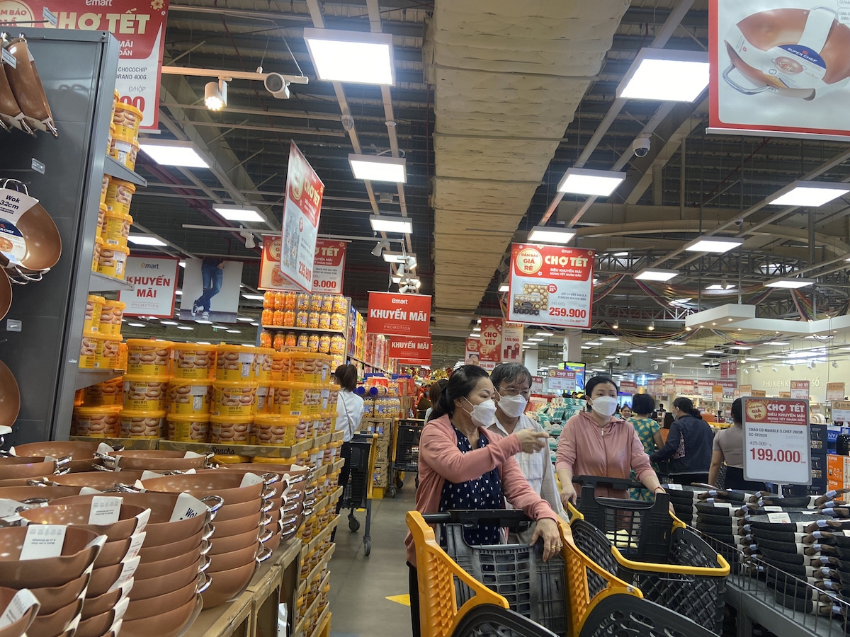 Các chương trình giảm giá cuối năm được kỳ vọng sẽ kích cầu thị trường trong nước.