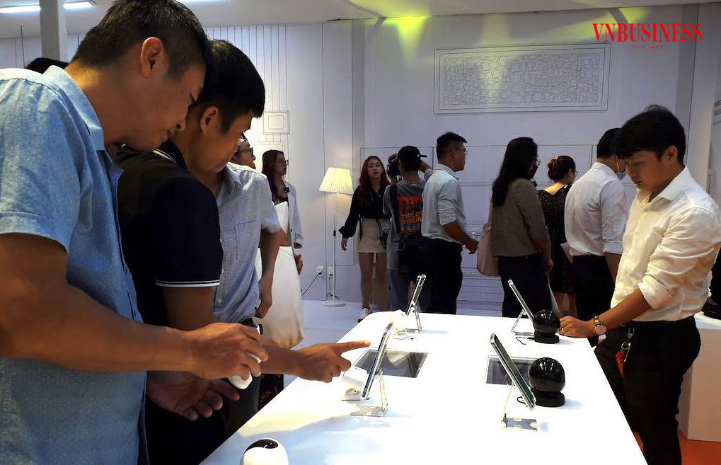 Thị trường bán lẻ điện thoại di động vào thời điểm cuối năm 2023 vẫn còn khó khăn và chu kỳ tiêu thụ điện thoại mới được dự đoán sẽ diễn ra vào nửa cuối năm 2024.