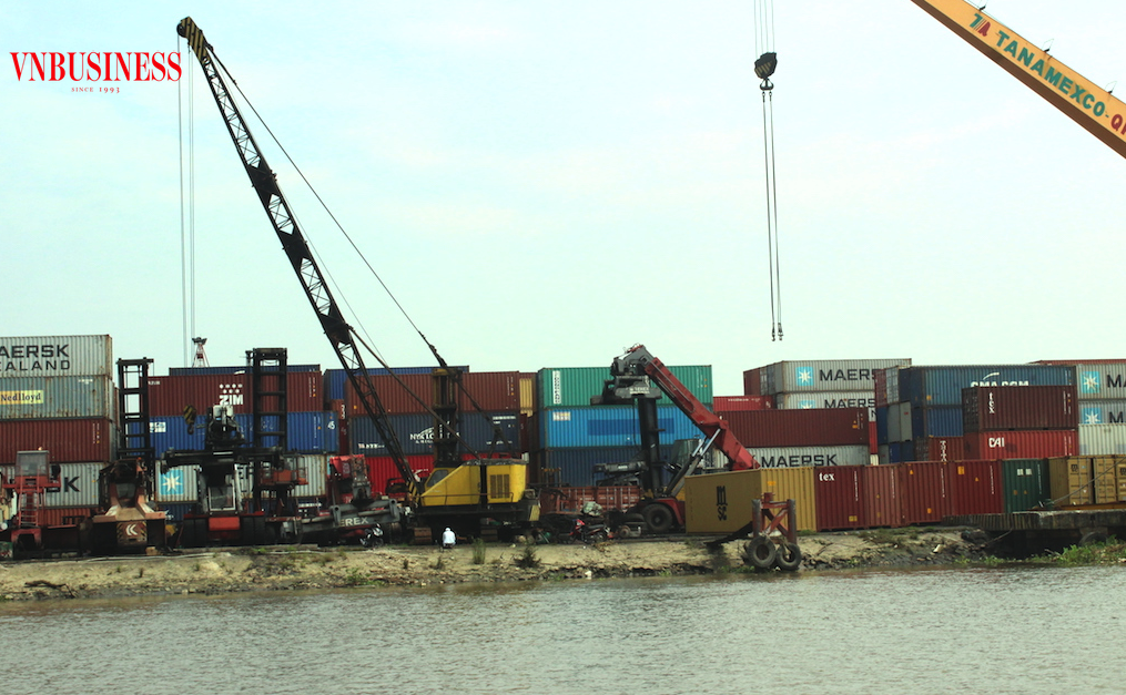 Các DN ở lĩnh vực cảng biển vẫn luôn cạnh tranh về giá.