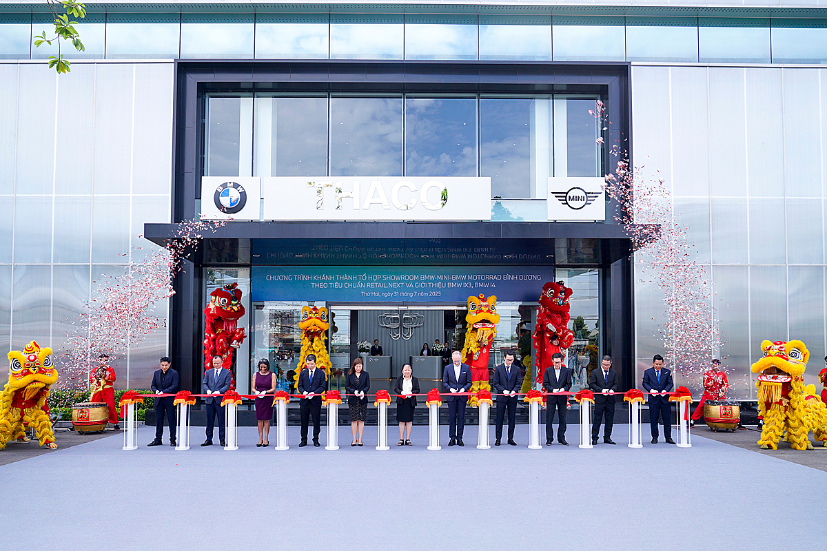 Ông Lars Nielsen - Giám đốc Điều hành BMW châu Á cho biết, đây là thành tích nổi bật khi Việt Nam trở thành một trong những thị trường đầu tiên ở Đông Nam Á giới thiệu khái niệm Retail.Next đến với khách hàng.