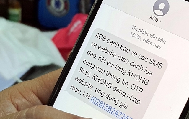 Cuối năm, các ngân hàng liên tục đưa ra cảnh báo về tình trạng lừa đảo chiếm đoạt tiền trong tài khoản.