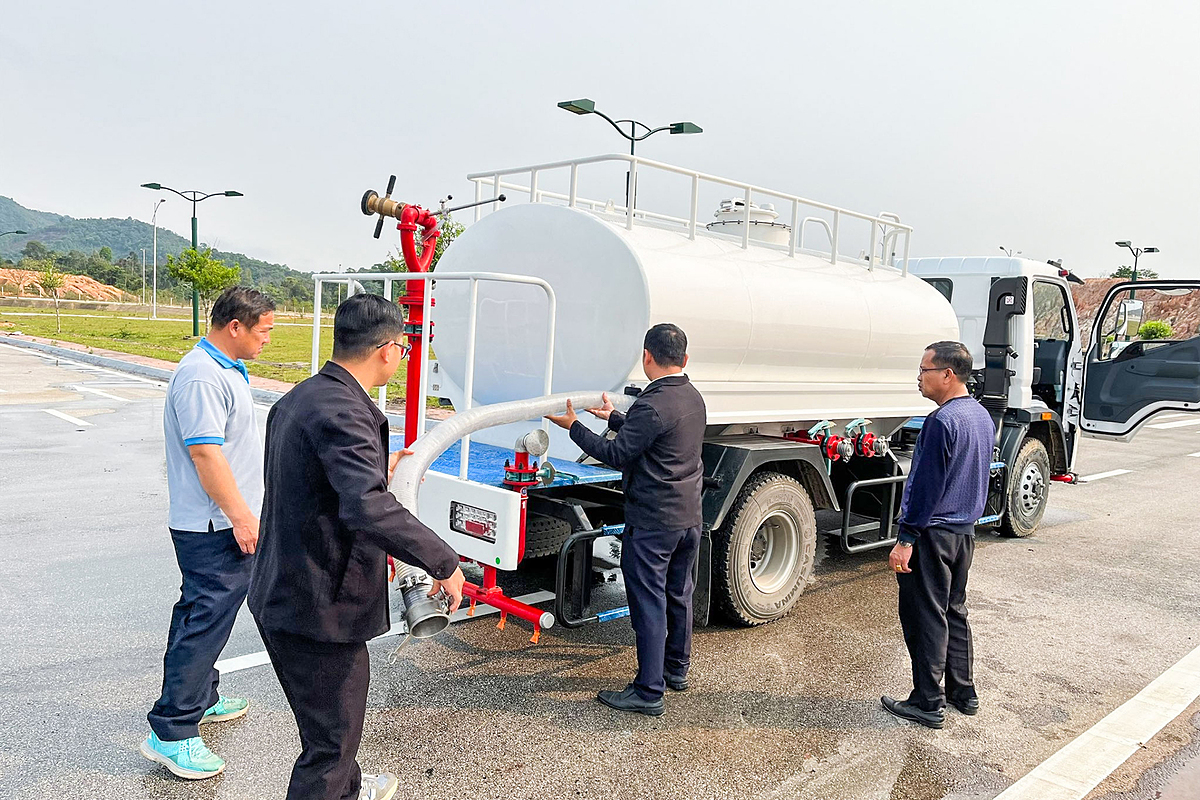 Xe bồn chuyên dụng Mitsubishi Fuso FA140/FA1014R được phát triển trên nền xe cơ sở sử dụng động cơ có hệ thống điều khiển điện tử Common Rail kết hợp trang bị hộp số 6 cấp.