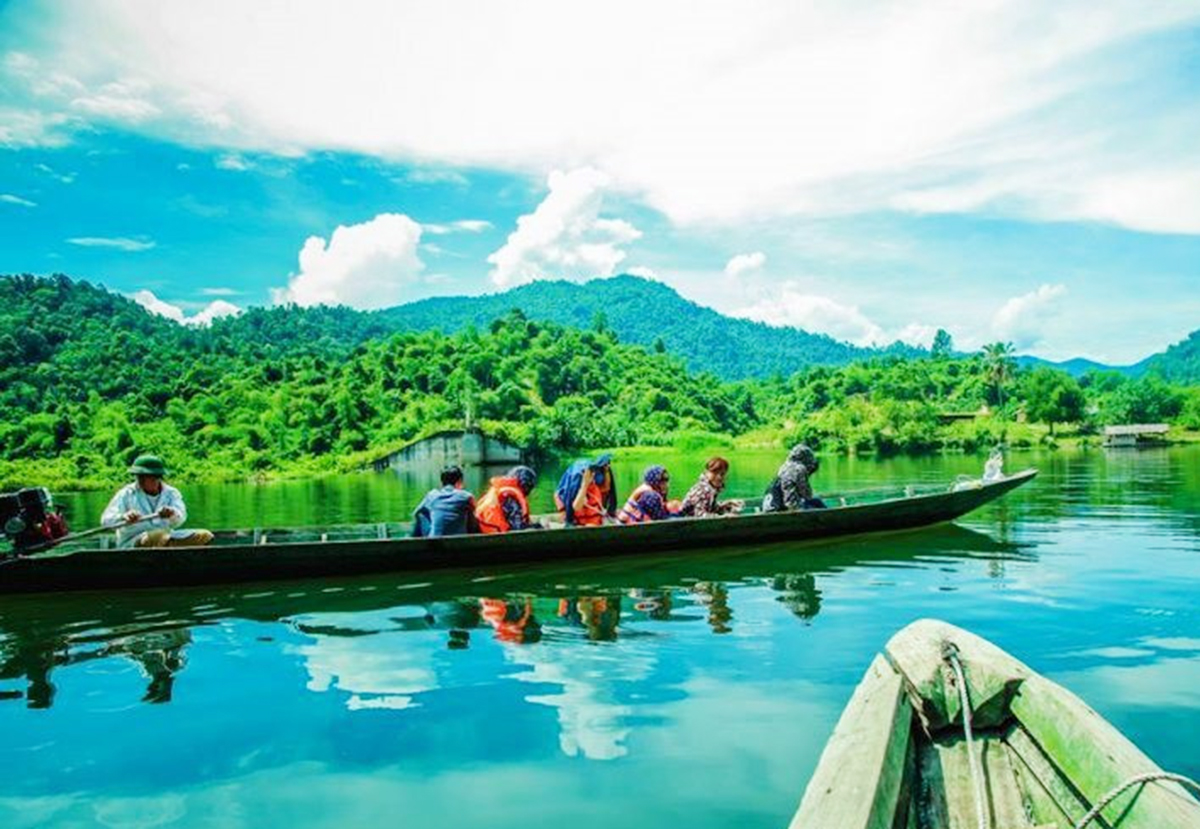 Con Cuông đang định hướng phát triển nông nghiệp gắn với du lịch sinh thái, cộng đồng.