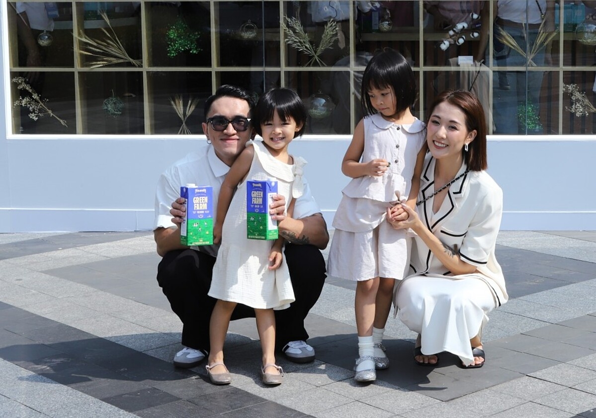 Check in nhận quà tại sự kiện. Ảnh: Vi Nam